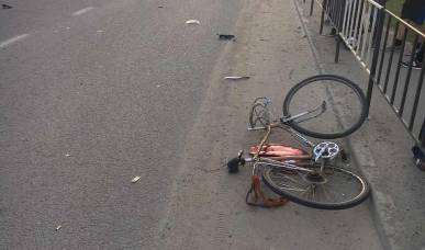 У Новояворівську мотоцикл збив пенсіонера на велосипеді (фото)