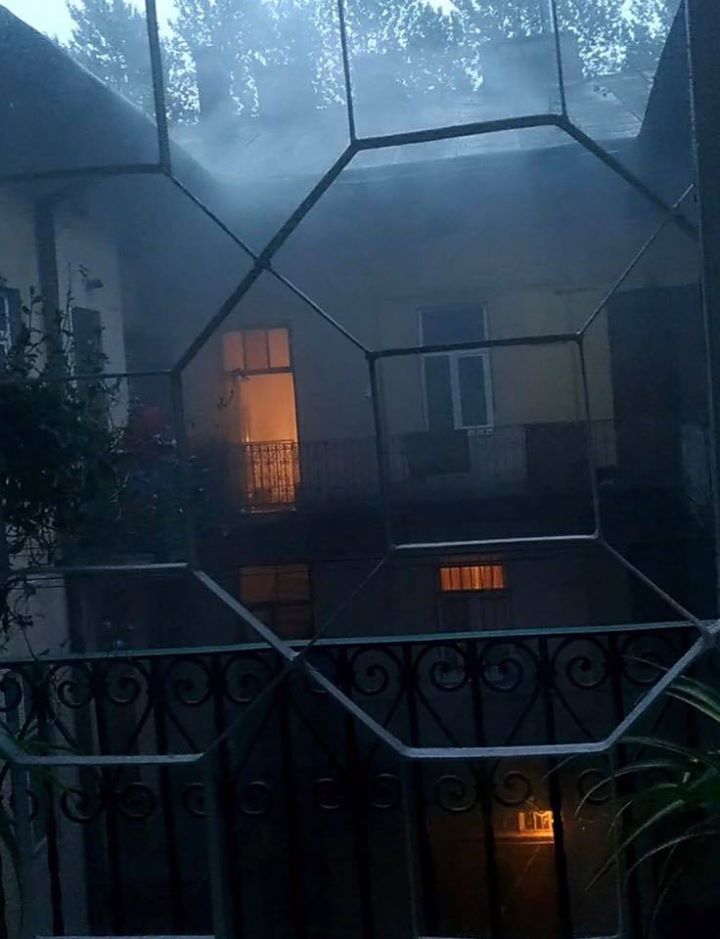 В центре Львова горит дом (фото)