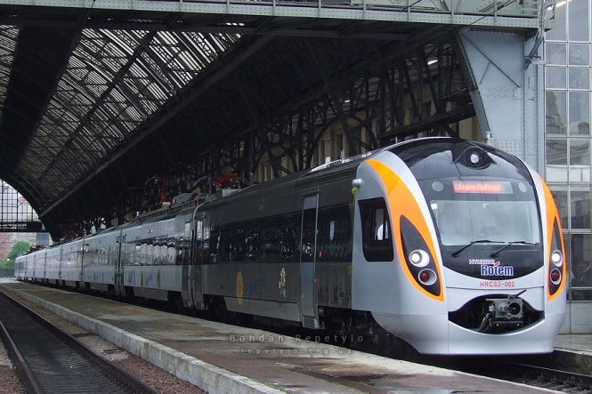 Скоростной поезд Киев - Перемышль временно не будет доезжать до Польши