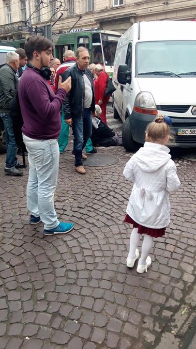 На пішохідному переході у Львові літня жінка впала під вантажівку
