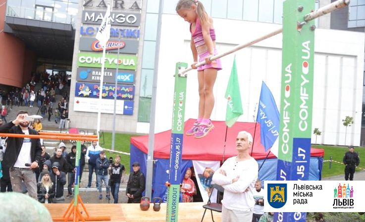 7-летняя девочка во Львове установила мировой рекорд (фото)