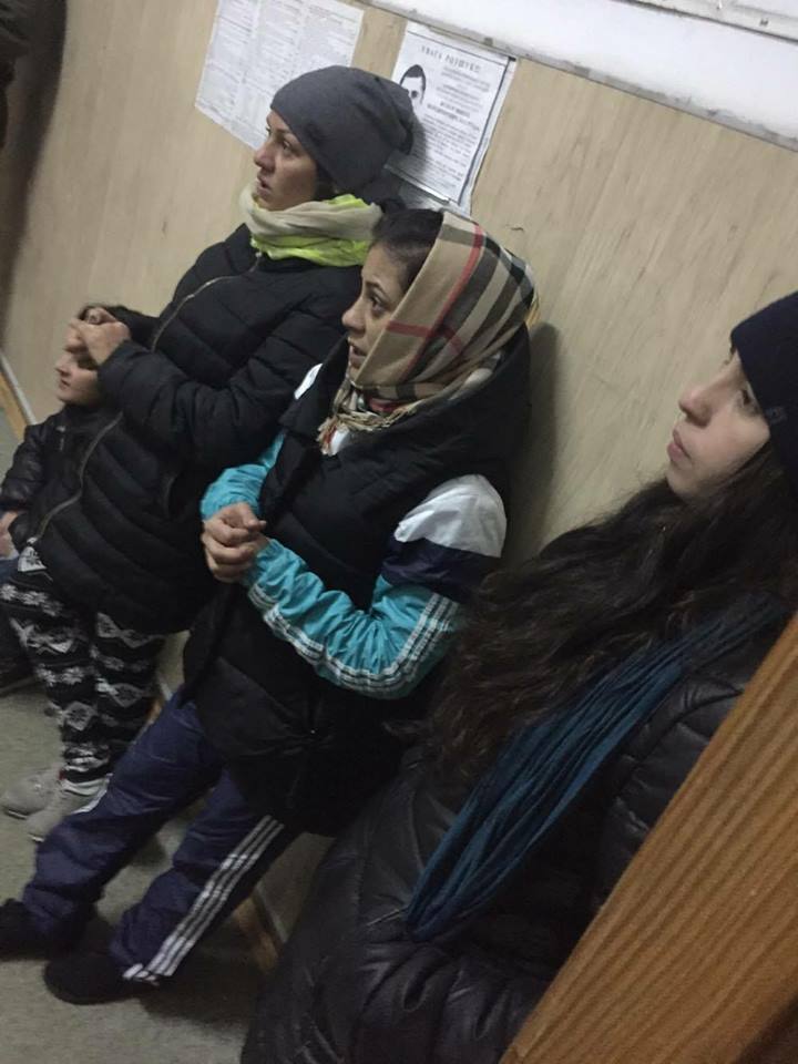 У Львові група жінок із Закарпаття "полювала" на дівчат (фото)