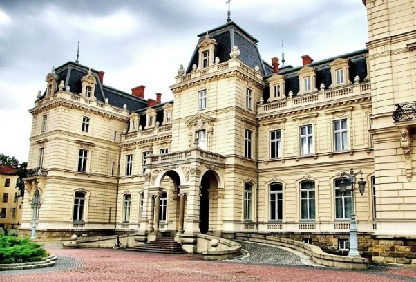 У Палаці Потоцьких відкрилася Зимова резиденція Львова (програма заходів)