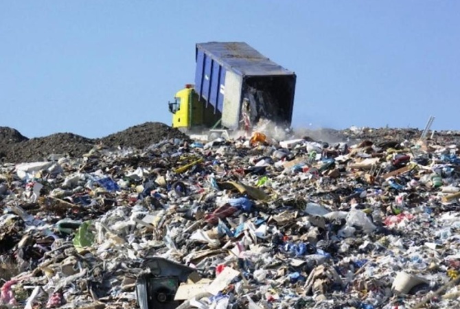 Влада відзвітувала про вивезення сміття