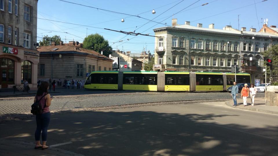 У Львові заблоковано рух транспорту (фото)