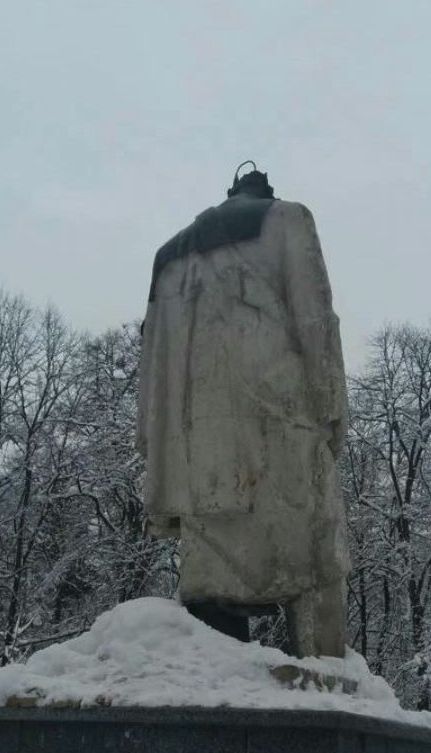 Чоловік, який вкрав мідну голову Шевченка на Львівщині, отримав строк