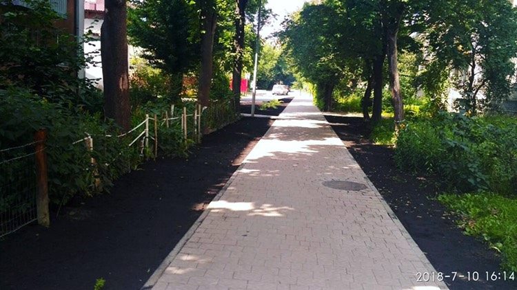 В Железнодорожном районе Львова обустроили тротуар