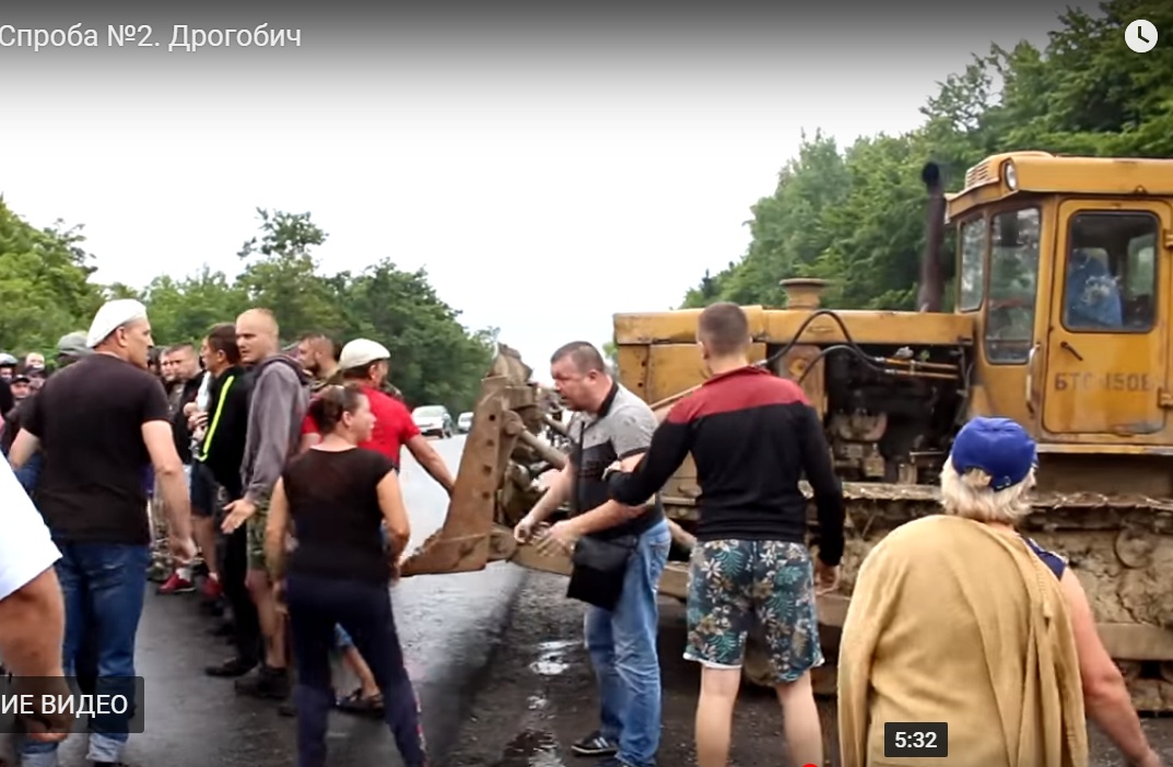 На Дрогобиччині вдруге спробували розблокувати сміттєзвалище (відео)