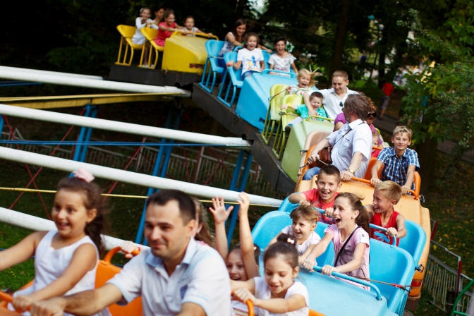 Держпраці вимагає закрити нові дитячі атракціони у Парку культури