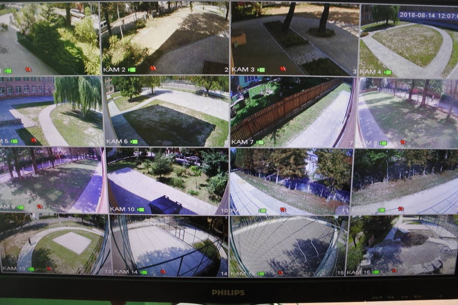 Во Львове школу оборудовали камерами видеонаблюдения