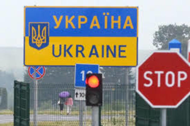 Синютка поручил ограничить рекламу трудоустройства украинцев за рубежом