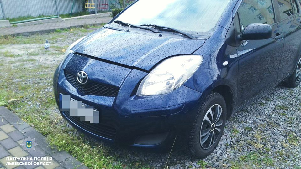 У Львові крадії намагалися угнати автомобіль