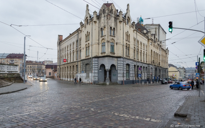 Во Львове отремонтируют внутренний дворик театра Леси Украинки