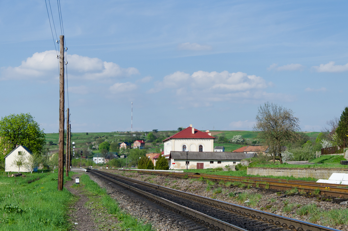 На Львівщині поїзд зійшов з рейок