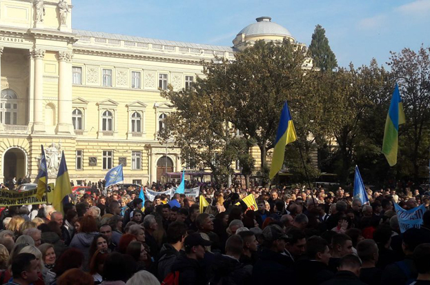 Львовские педагоги отправились на акции протеста в Киев
