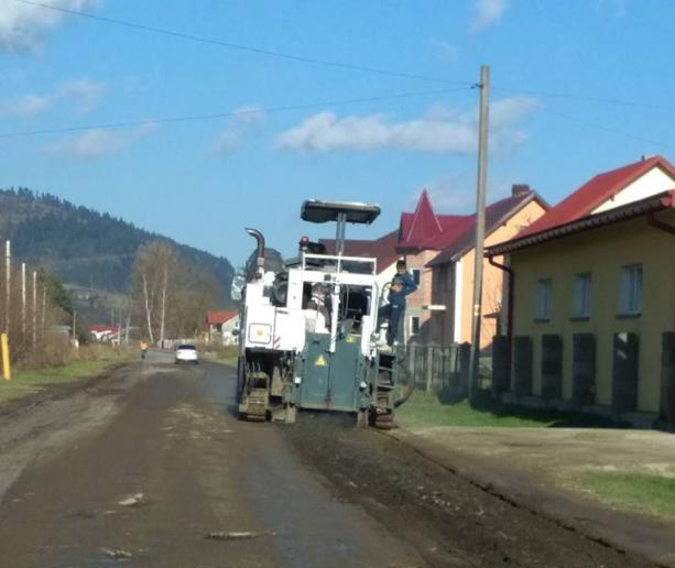 На Львівщині ремонтують дорогу Турка-Ільник (фото)