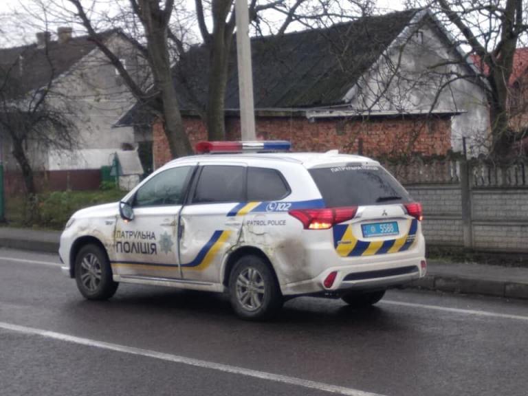На Львівщині зіткнулися патрульний автомобіль і маршрутка