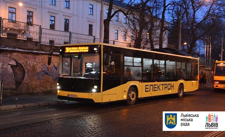 На маршруті №8 у Львові курсуватимуть великі автобуси