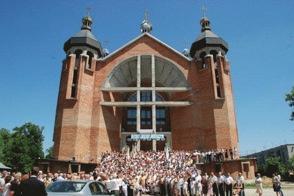 На Львівщині крадії повернули у церкву вкрадену реліквію