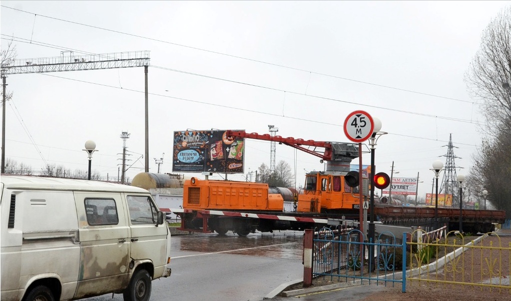 На переїздах Львівської залізниці сталися дві ДТП