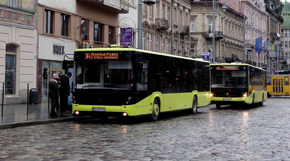 Стало відомо, як курсуватимуть автобуси на Великдень у Львові