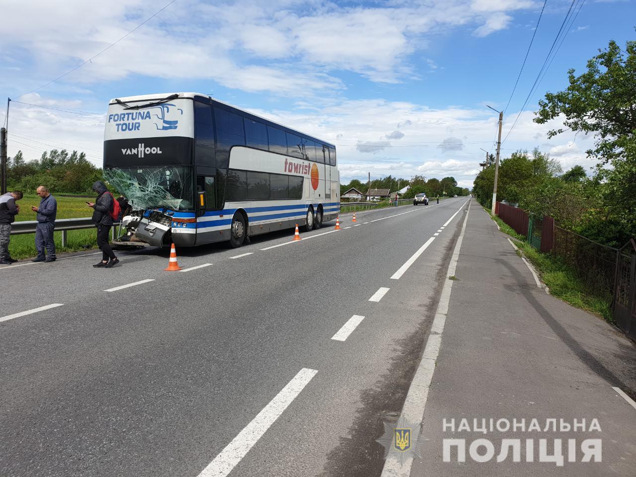 На Львівщині пасажирський автобус потрапив у ДТП