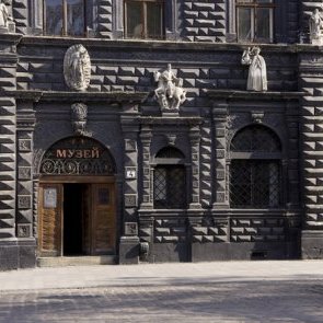 У Львові закінчують реставрацію Чорної кам'яниці