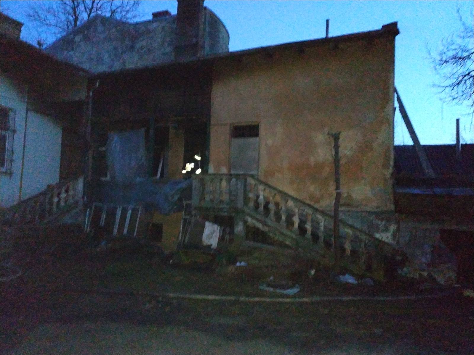 У Дрогобичі вогнеборці ліквідували пожежу в житловому будинку