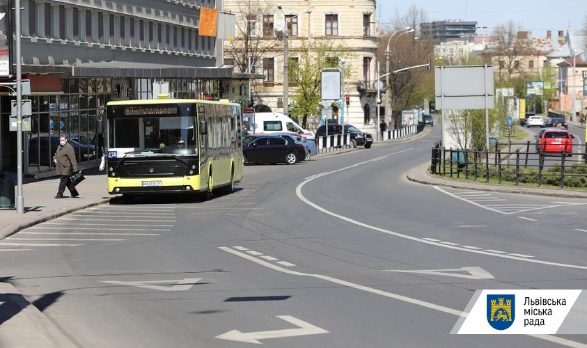 «Міська комісія з безпеки дорожнього руху має врегулювати ситуацію із заторами на вул. Липинського», — мер Львова