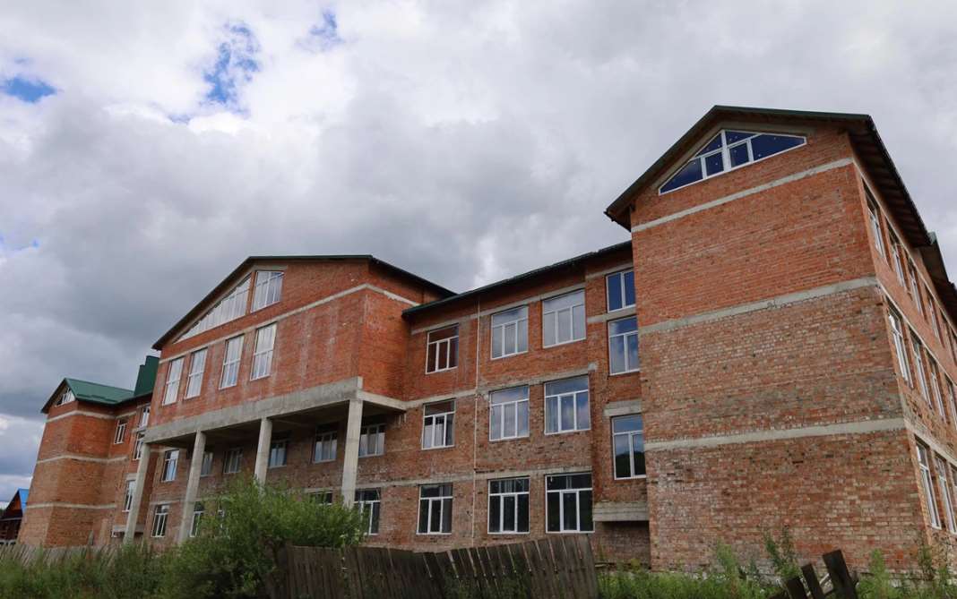 У селі Либохора триває будівництво школи на 360 учнівських місць