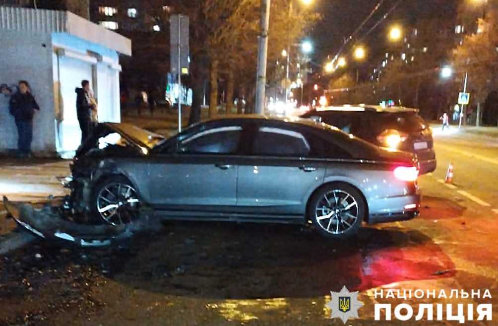 У Львові внаслідок потрійного автозіткнення травмована водійка «Нісана»