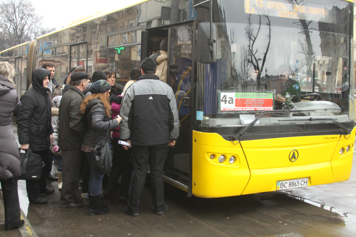 У львівських автобусах підраховуватимуть пасажирів