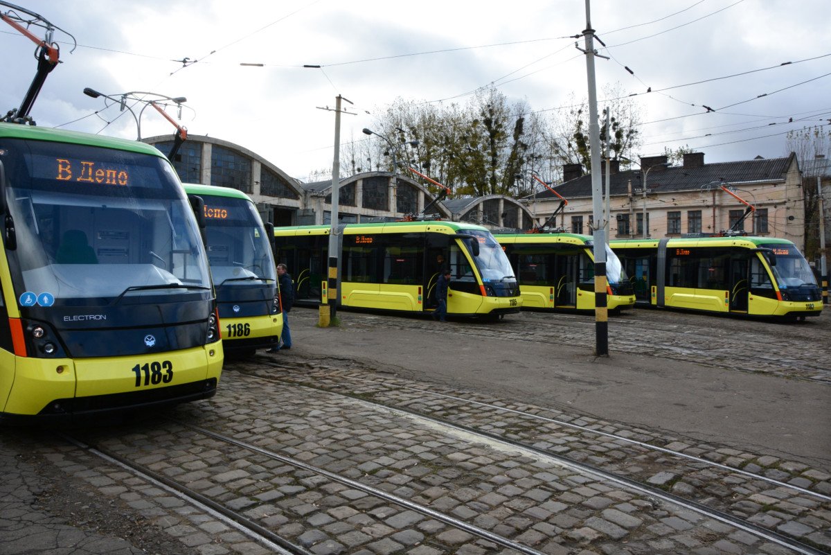 В трамваях Львова можна розрахуватися банківською карткою