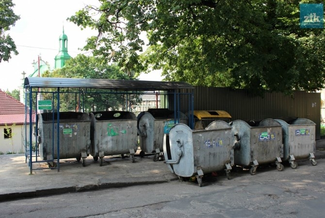 Влада великого міста під Львовом заявляє про сміттєву кризу