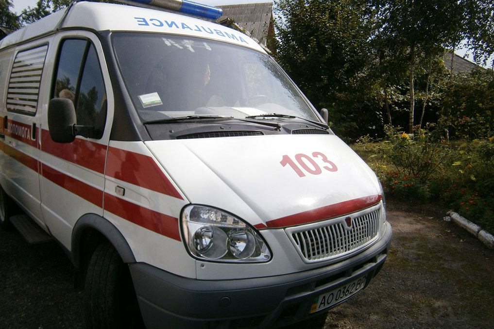 На Львовщине 53-летний мужчина застрял в электропроводах