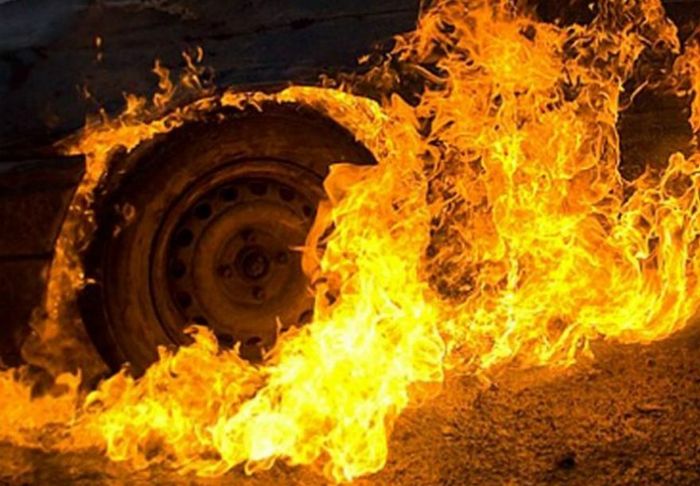 В Николаевском район горел автомобиль