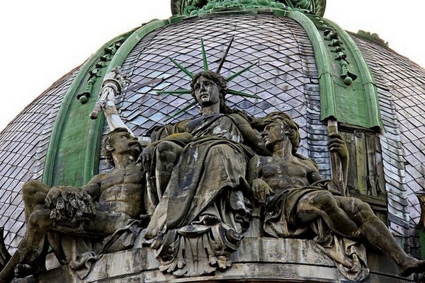 Як виглядає львівська "Статуя Свободи" з висоти (відео)