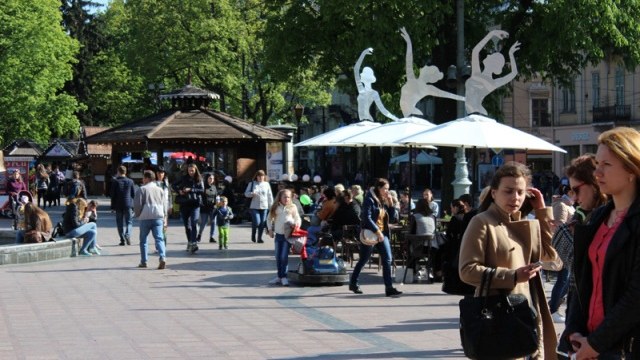 Атракціонів у центрі Львова не буде ще півроку