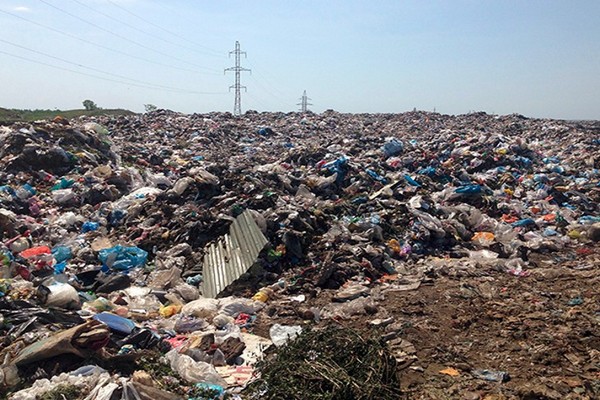Сто тонн львовского мусора нашли в Запорожской области