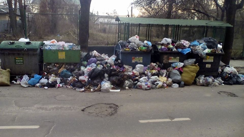 Львів знову загруз у смітті (фото)