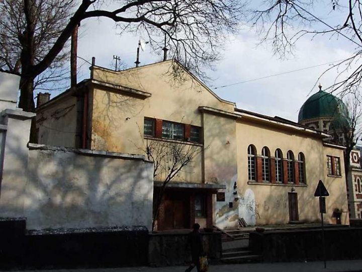 Российский культурный центр во Львове оказался на улице