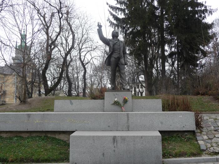 Во Львове в память о Черноволе будет звучать гимн (программа)