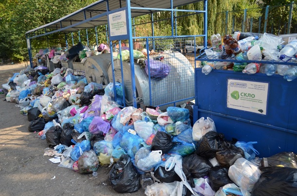 У Львові знов переповнені сміттєві майданчики