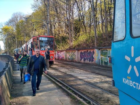 На улице Сахарова вышел из строя трамвай №7