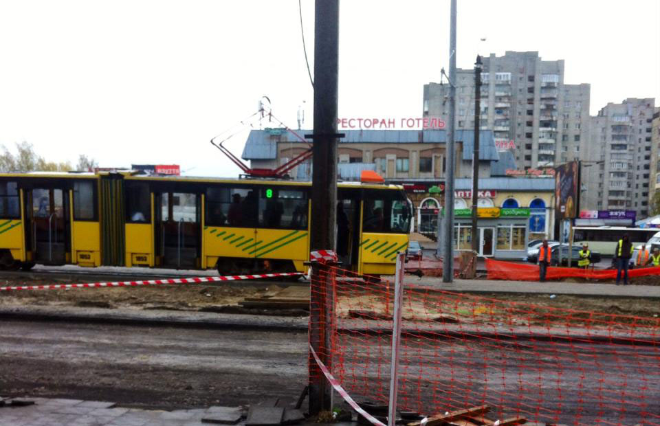Львів’яни радіють першому трамваю до Санта-Барбари (відео)