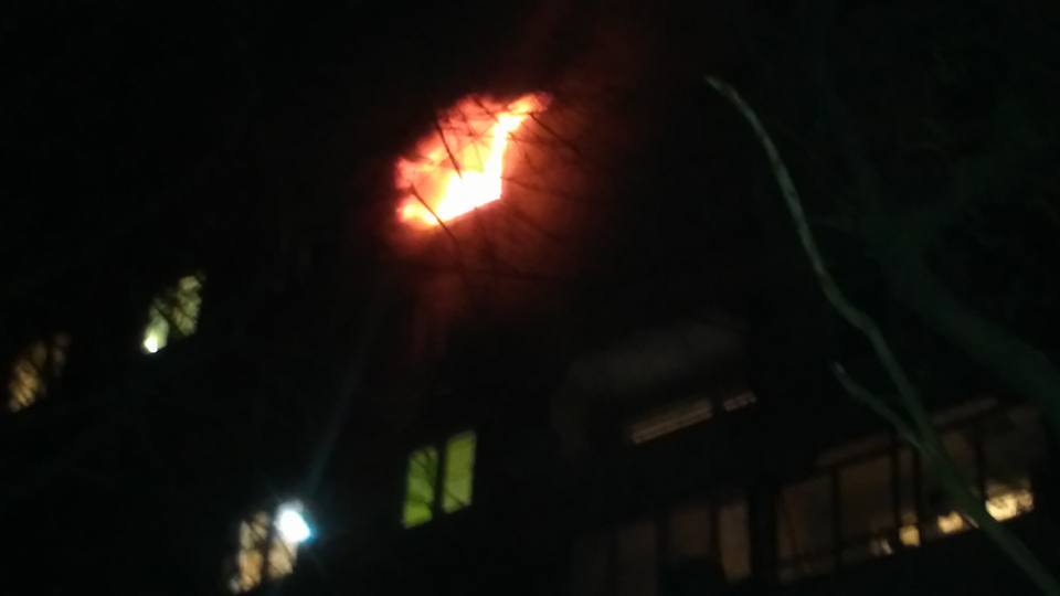 На улице Красная Калина в многоэтажке сгорела женщина (фото)