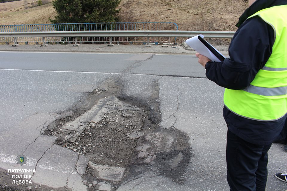 Винниківська міська рада оштрафована за якість доріг