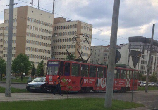 На проспекте Красной Калины трамвай попал в ДТП (фото)