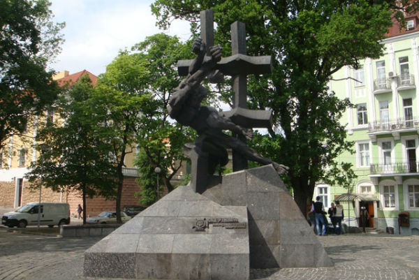 У Львові вшанують пам'ять жертв політичних репресій - заходи