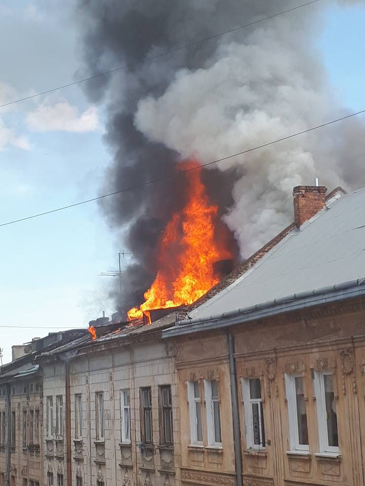 В Шевченковском районе горел дом
